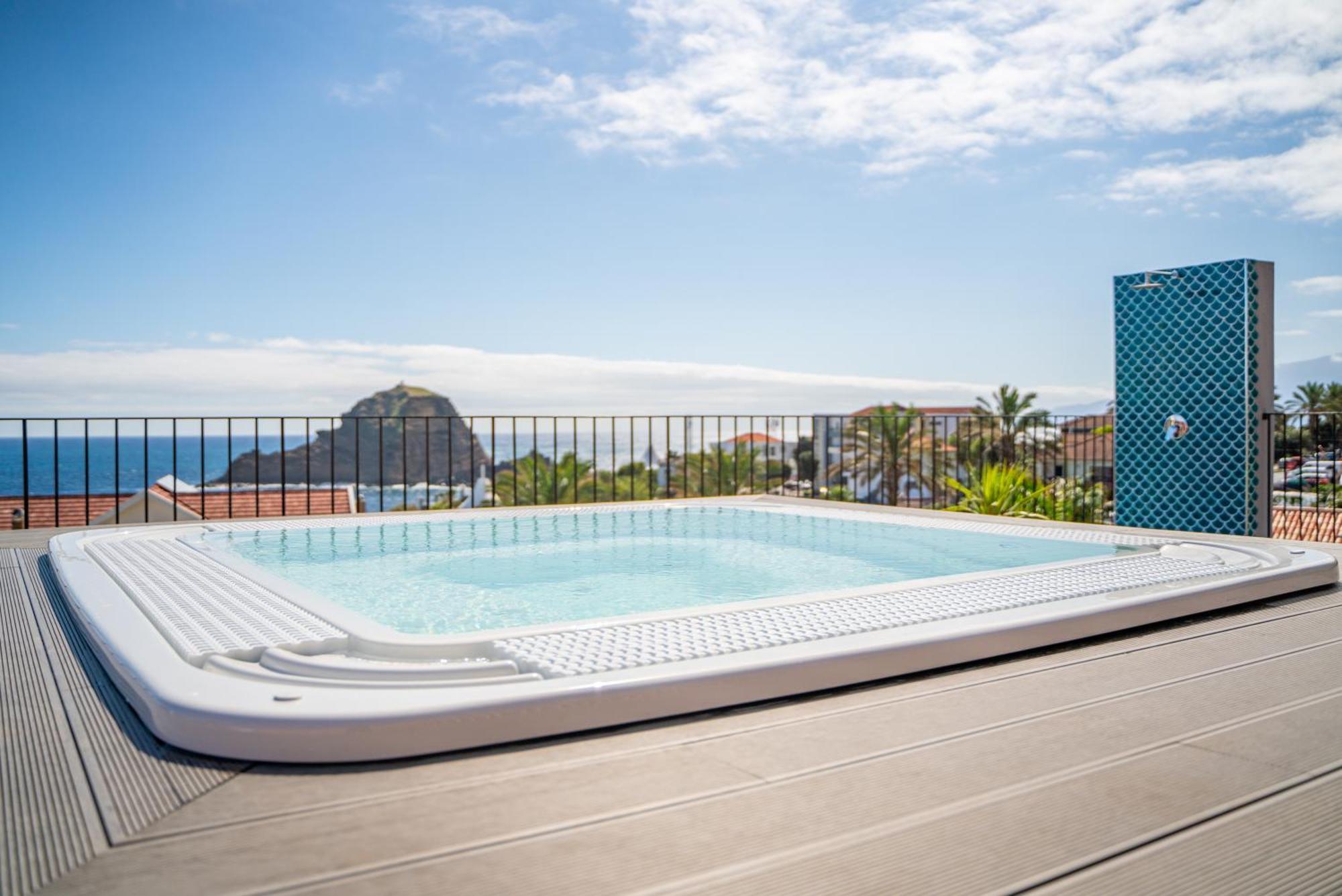 Studios By Aqua Natura Hotels Porto Moniz Bagian luar foto