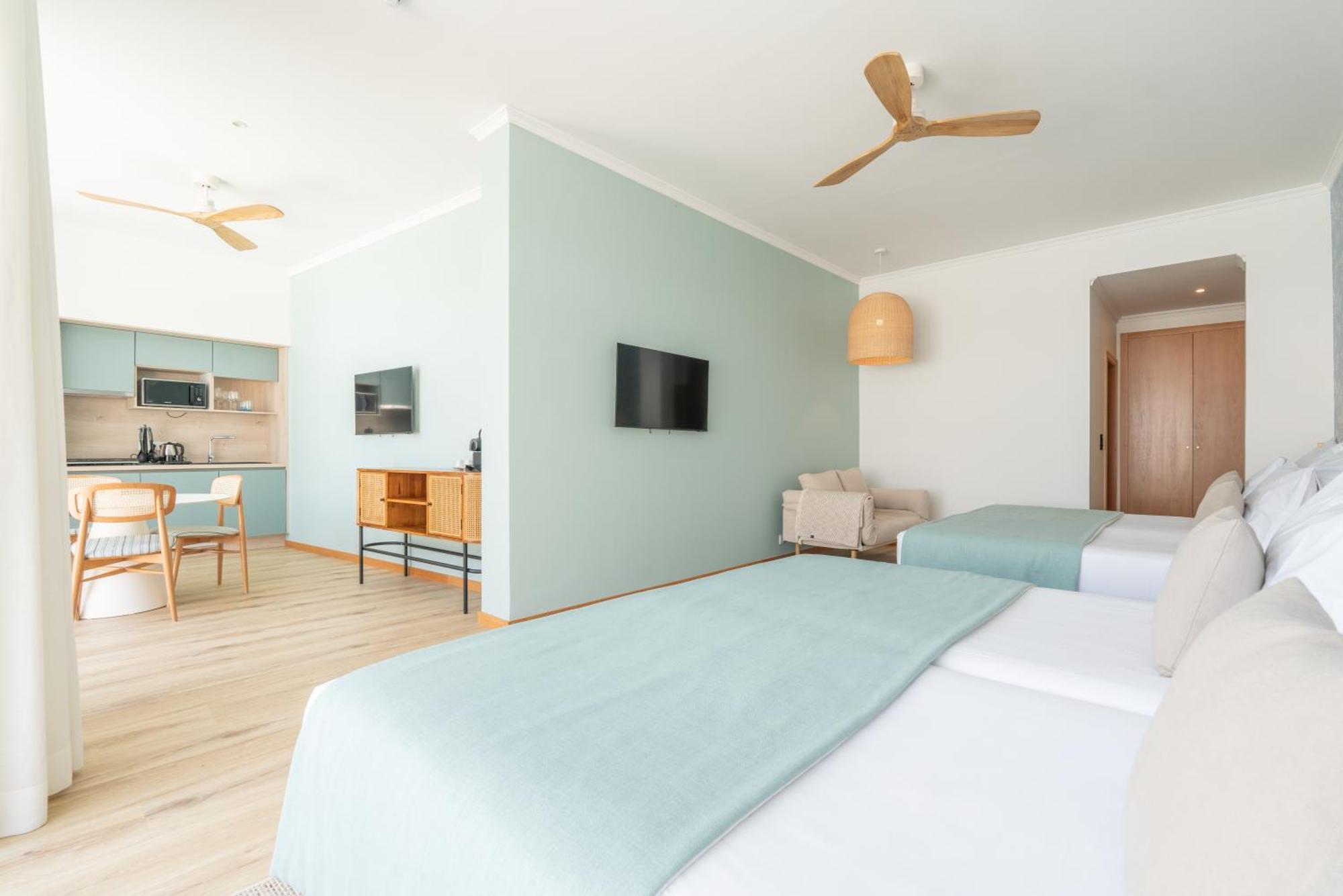 Studios By Aqua Natura Hotels Porto Moniz Bagian luar foto