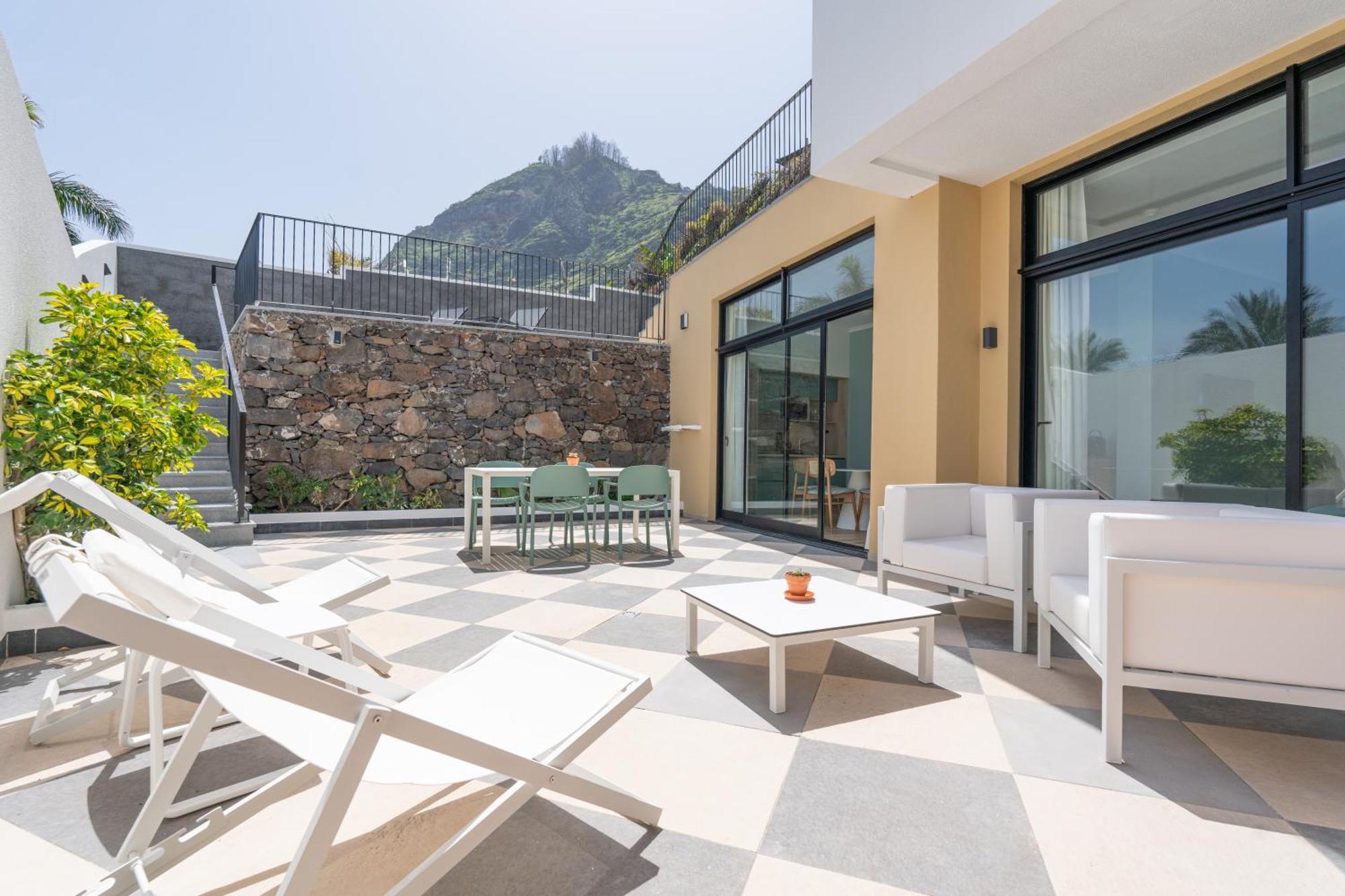 Studios By Aqua Natura Hotels Porto Moniz Bagian luar foto